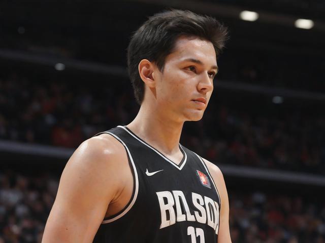 开云体育_ NBA季后赛首轮：强队与黑马的精彩对决，nba赛程开拓者赛程表