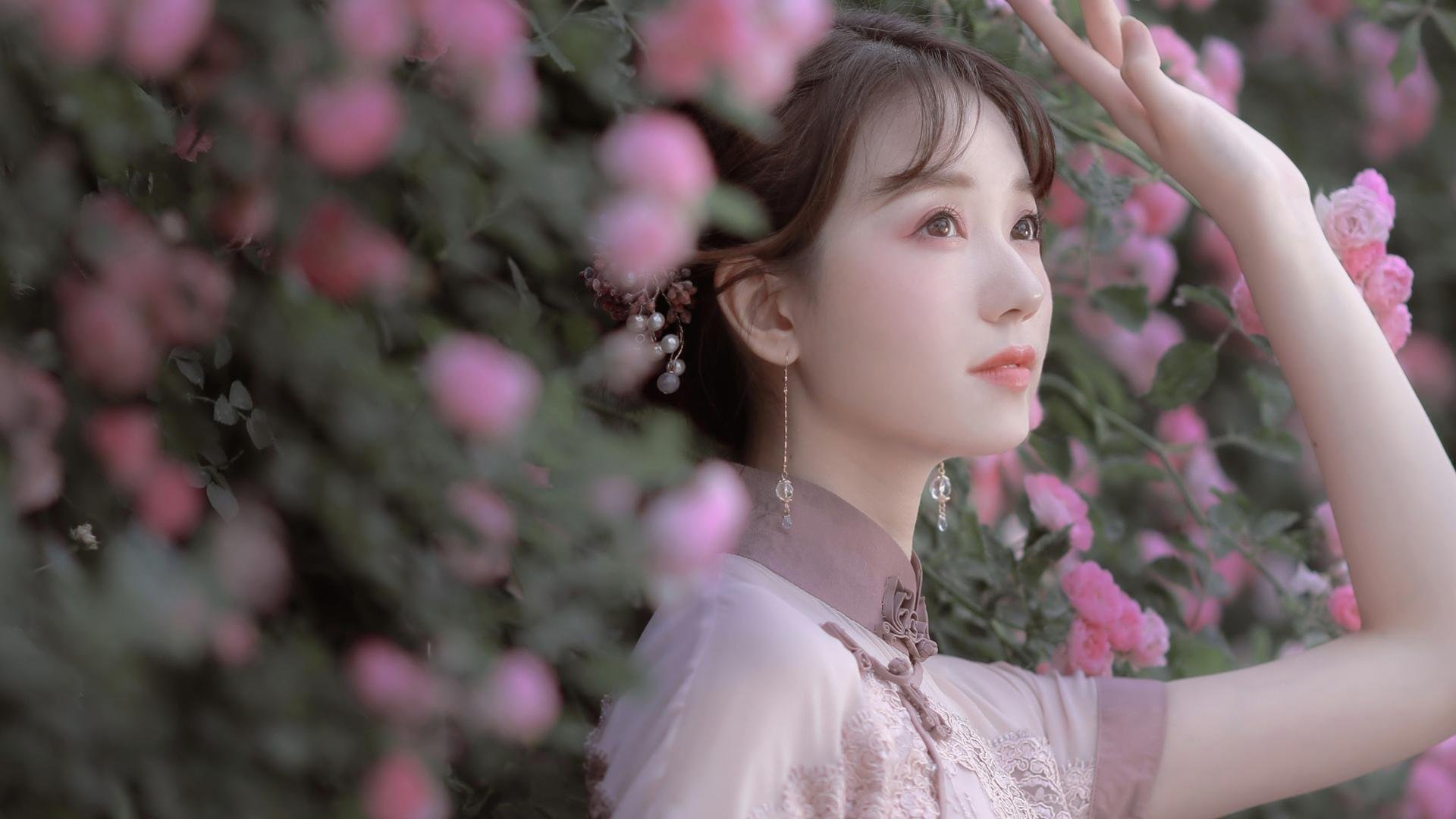 新西兰全黑队的战术打法使其在比赛中屡屡获得主动，新西兰全黑战舞视频